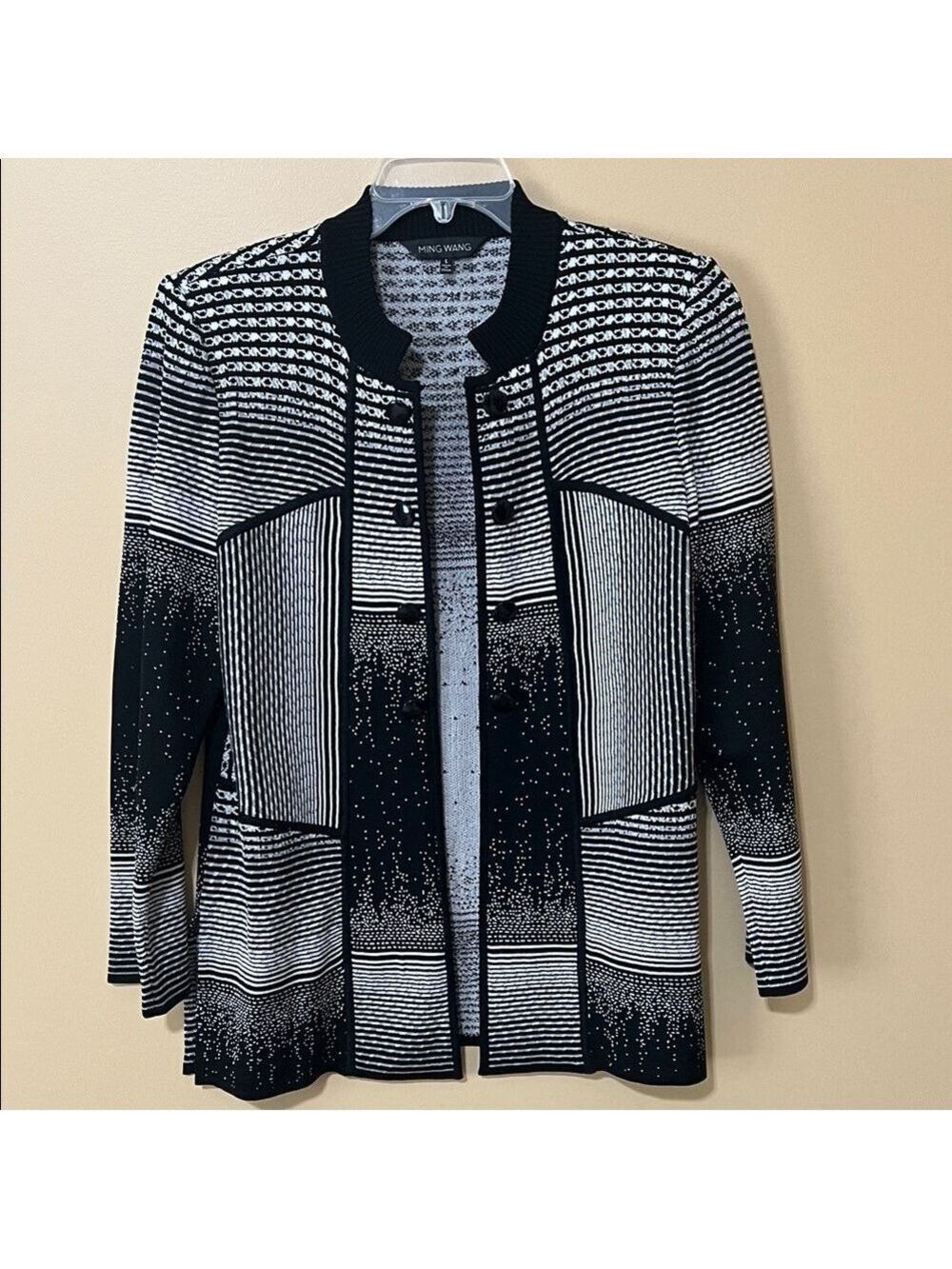 Ming Wang Black and White Blazer. Open front. Like new. Size Large